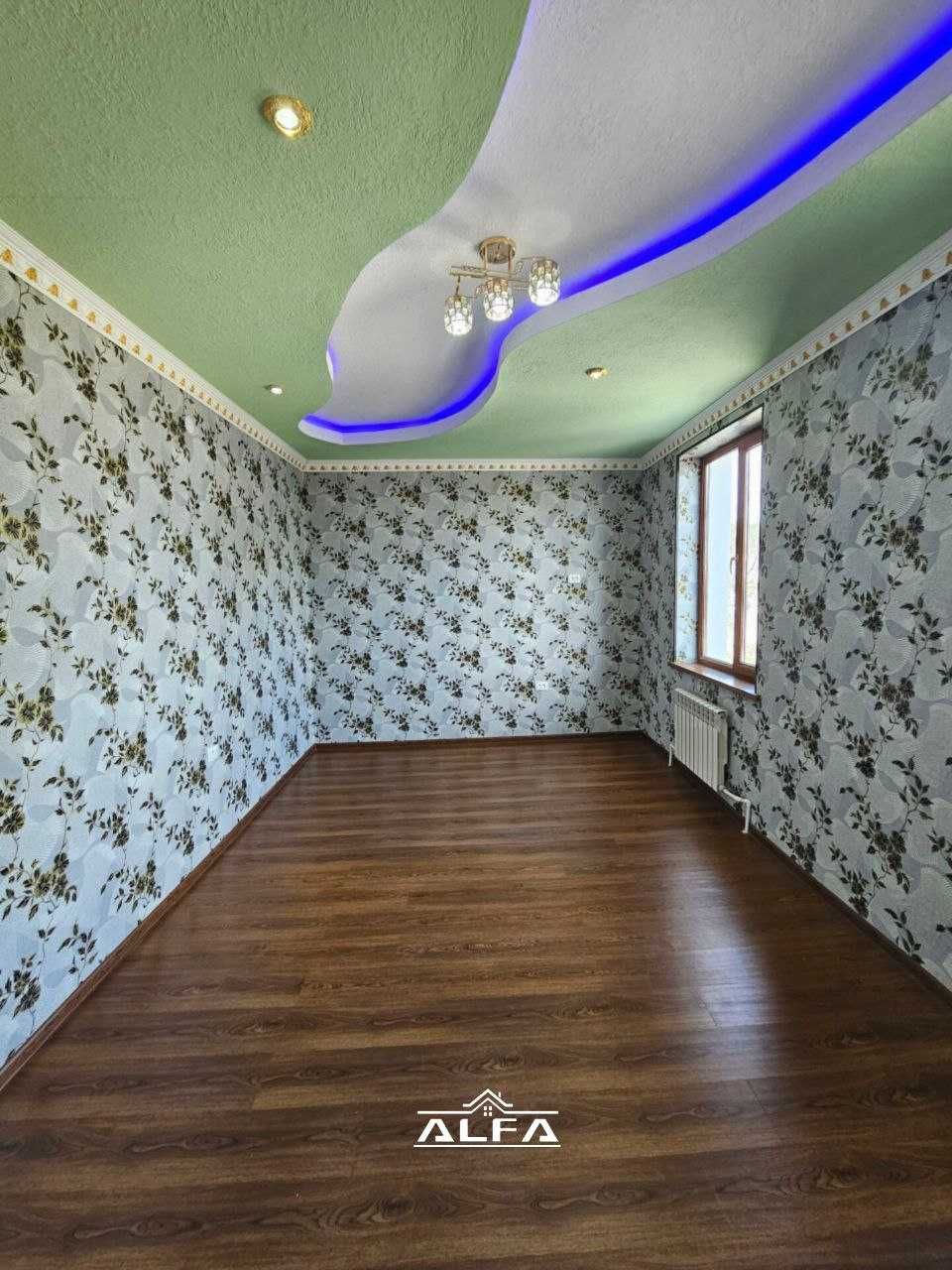 Buxoroda kvartira sotiladi 2 xonali 66m² 2-qavat.
