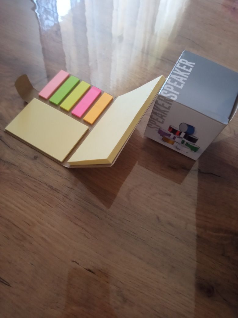 Boxa bluetooth + Carnețel cu notițe adezive