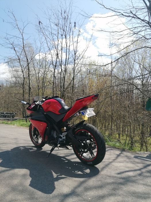 Vând yamaha yzf r125