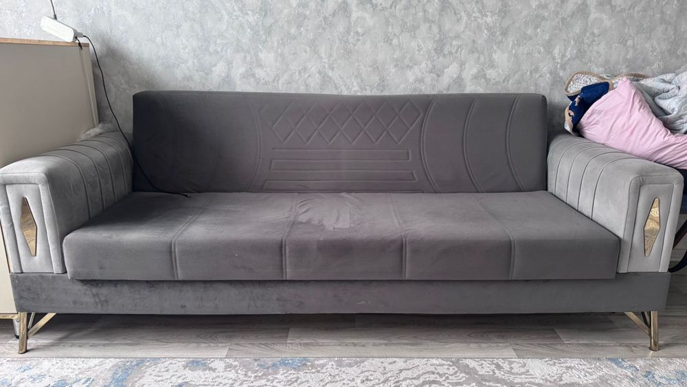 Диван в хорошем состоянии