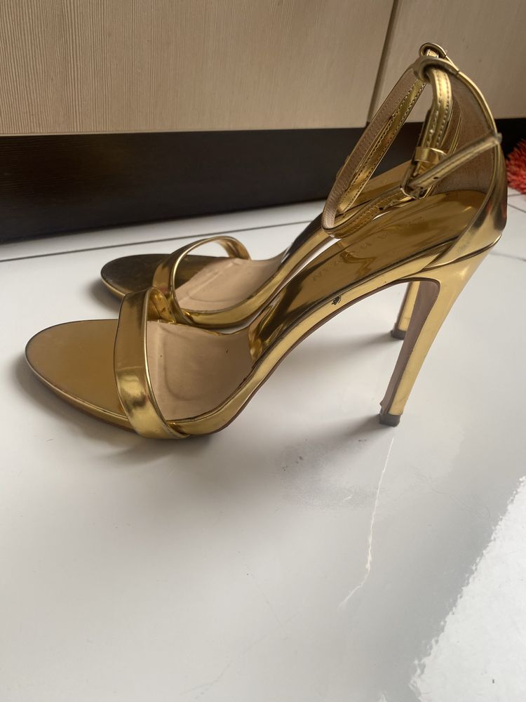 Елегантни самдали Steve Madden
