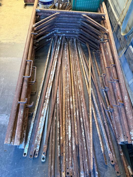 Schela metalica - Italia