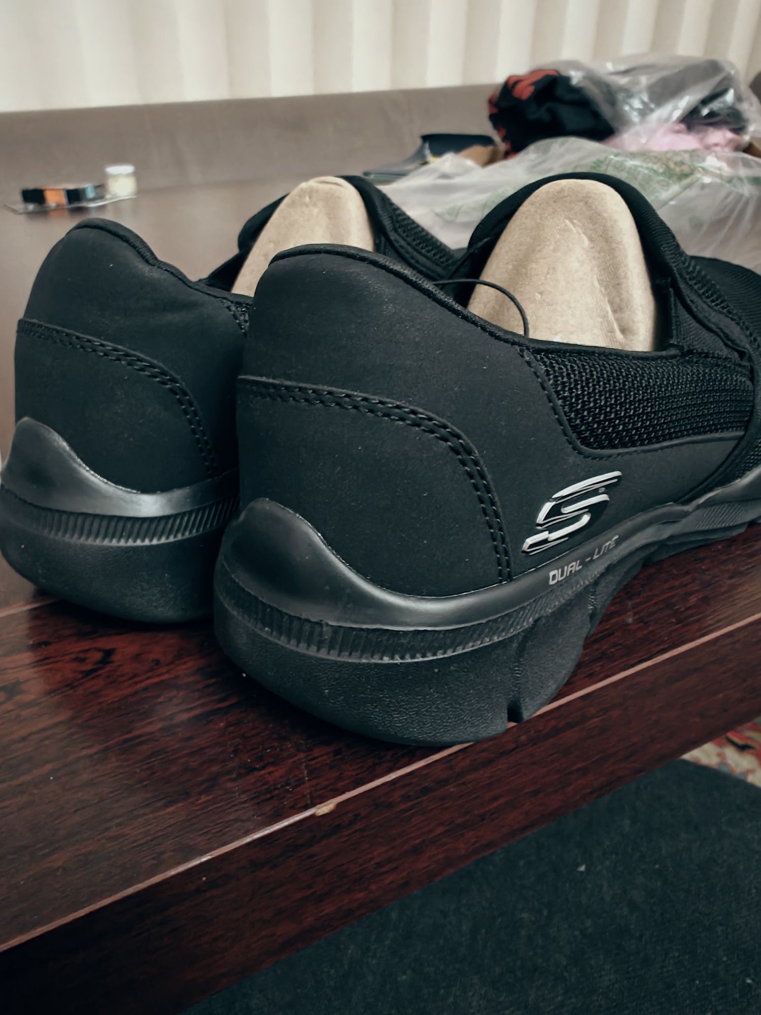 Слипоны Skechers со скидкой