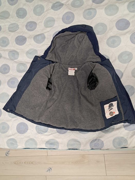 Зимно яке и два космонавта