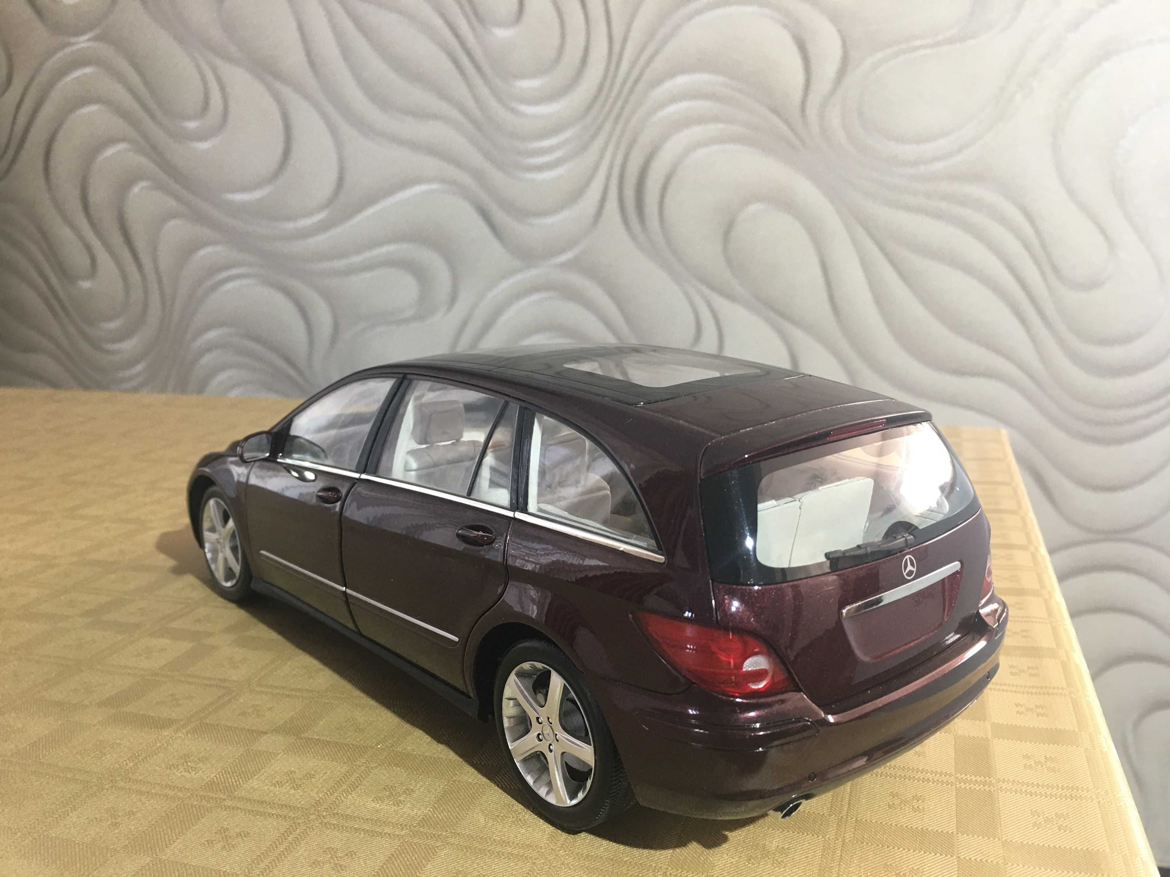 Macheta Auto Metalica Mercedes Benz R-Class; 1:18; Minichamps