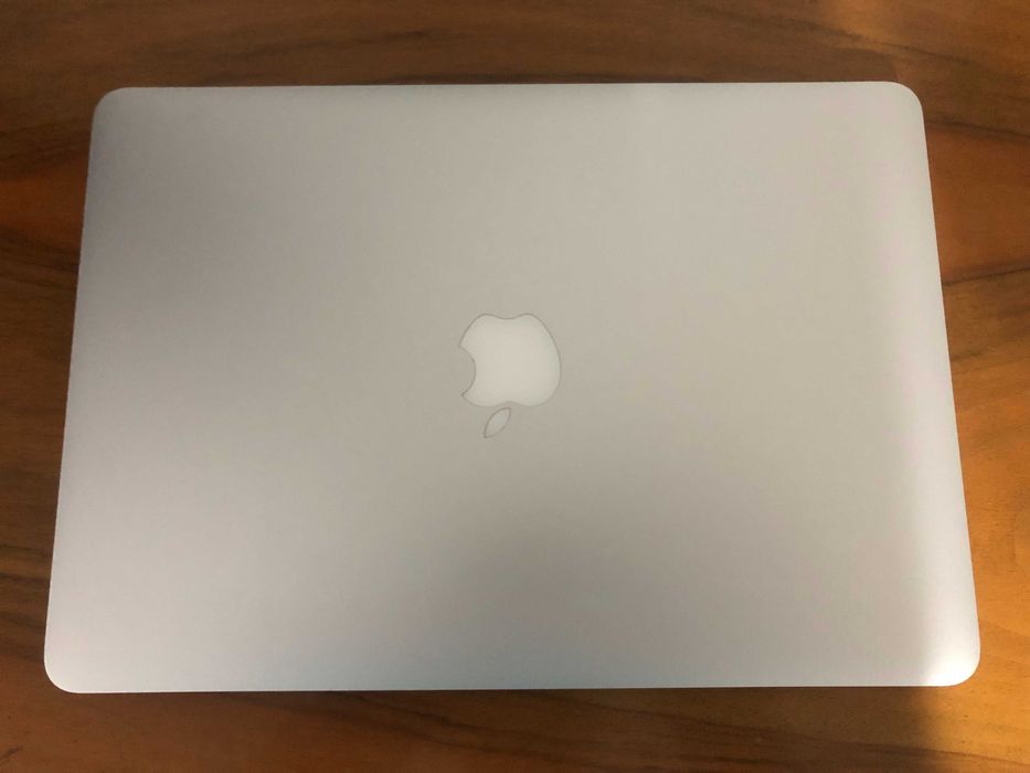 MacBook Air 13,3 '' 2014 i5 1,4 GHz, 4 GB, SSD 128 GB. CA NOU