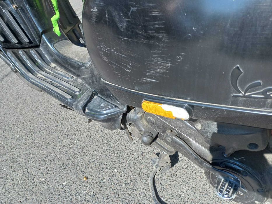 Scuter Piaggio Vespa inregistrat 25kmh (se conduce fara permis)