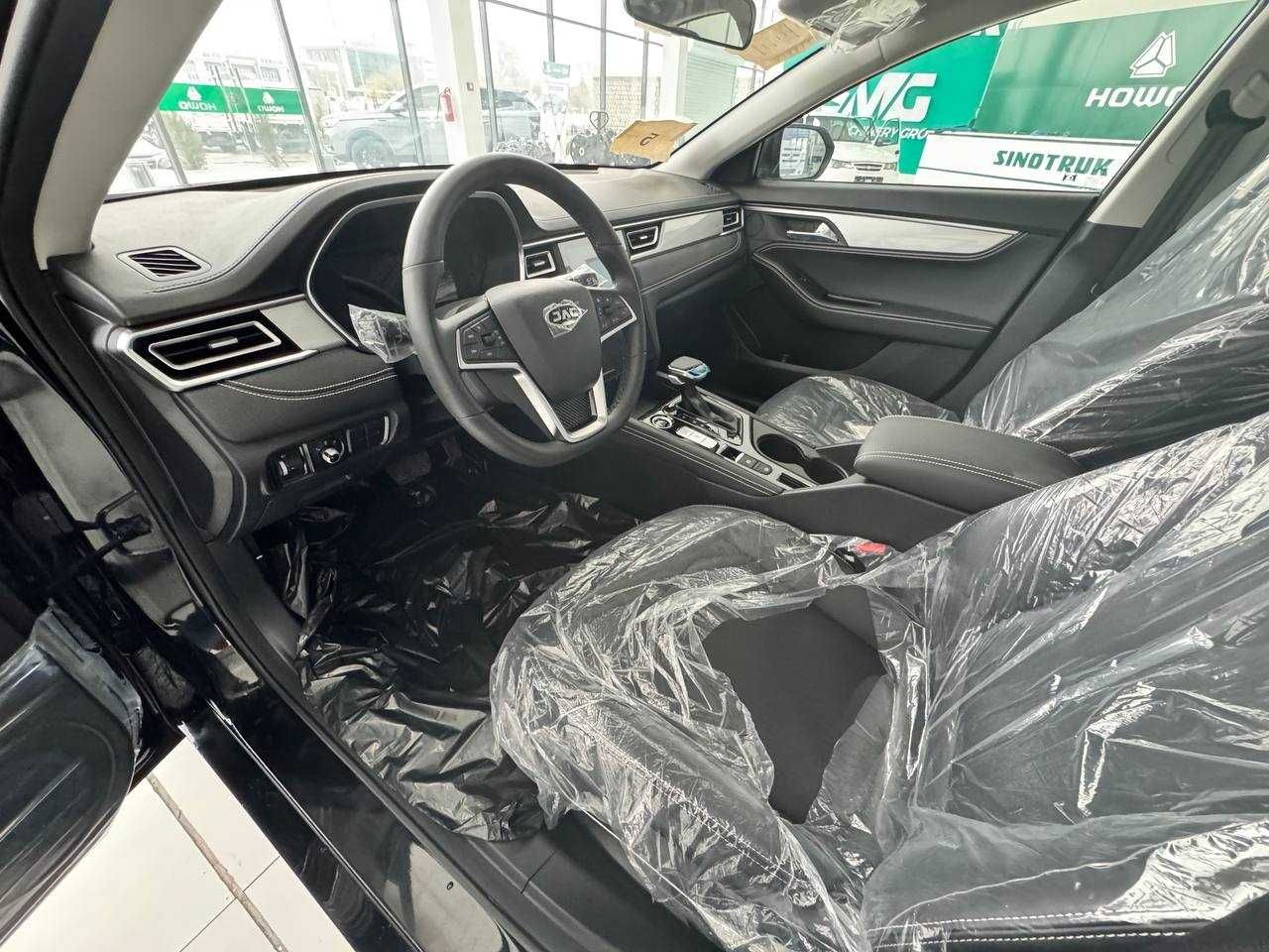Современный лифтбэк от JAC J7
