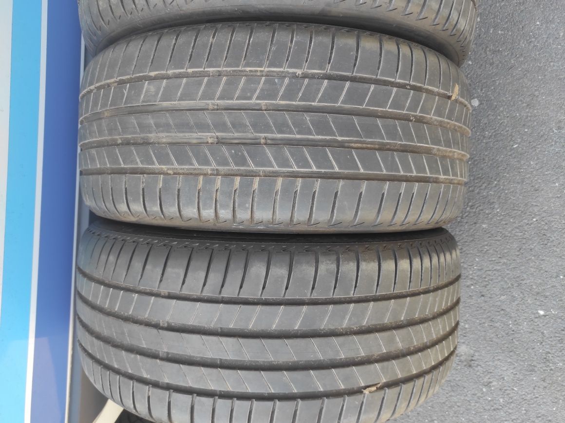 245/40/19 Bridgestone