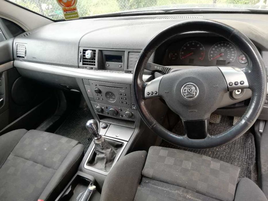 Вектра Ц 1.8 на части