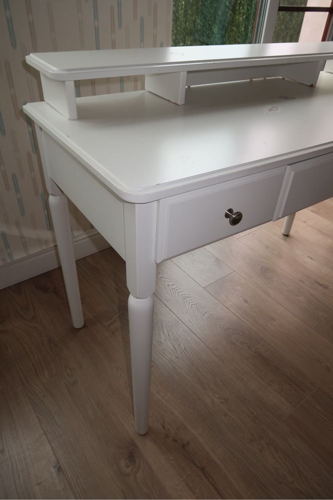 Маса ikea бяла за стая
