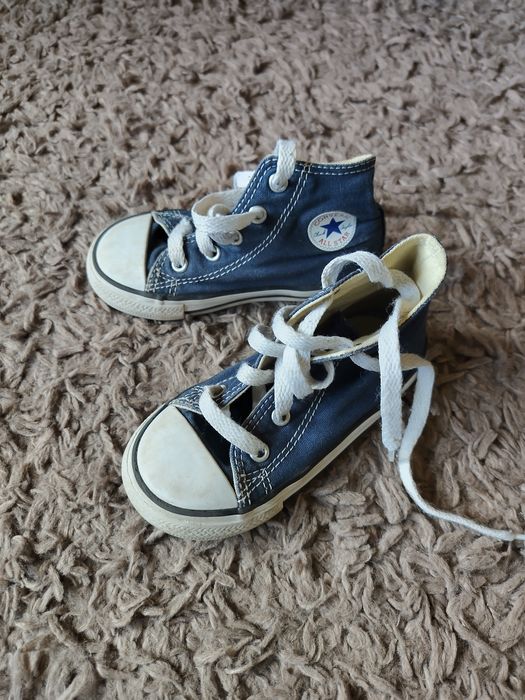 Детски спортни обувки