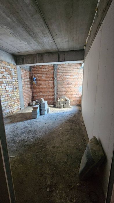 Продается квартира на Юнусабадском районе 2/4/4 новостройка