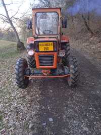 Vând tractor 445