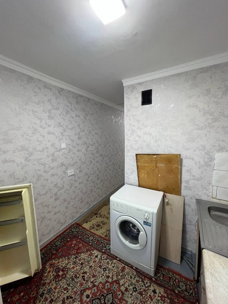 Продаётся 1 ком в 8 микрорайоне