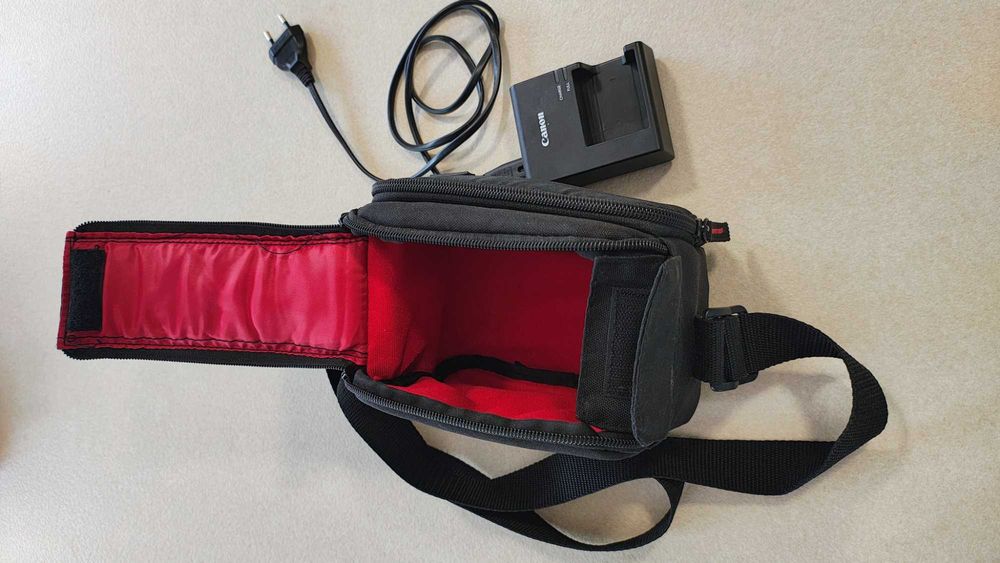 DSLR Canon EOS 2000D,24.1 MP, Negru + Obiectiv EF-S 18-55mm IS II