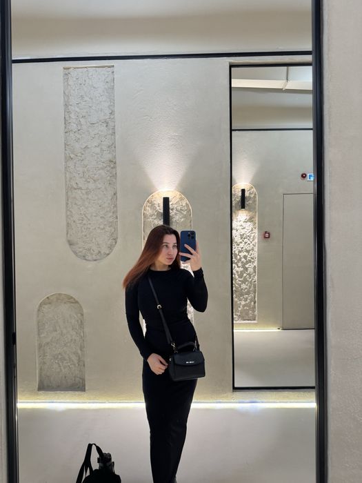 Платья Skims Zara в черном цвете, рр S. Подчеркивает фигуру