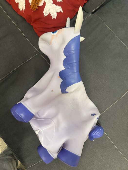 Голям кашон с играчки