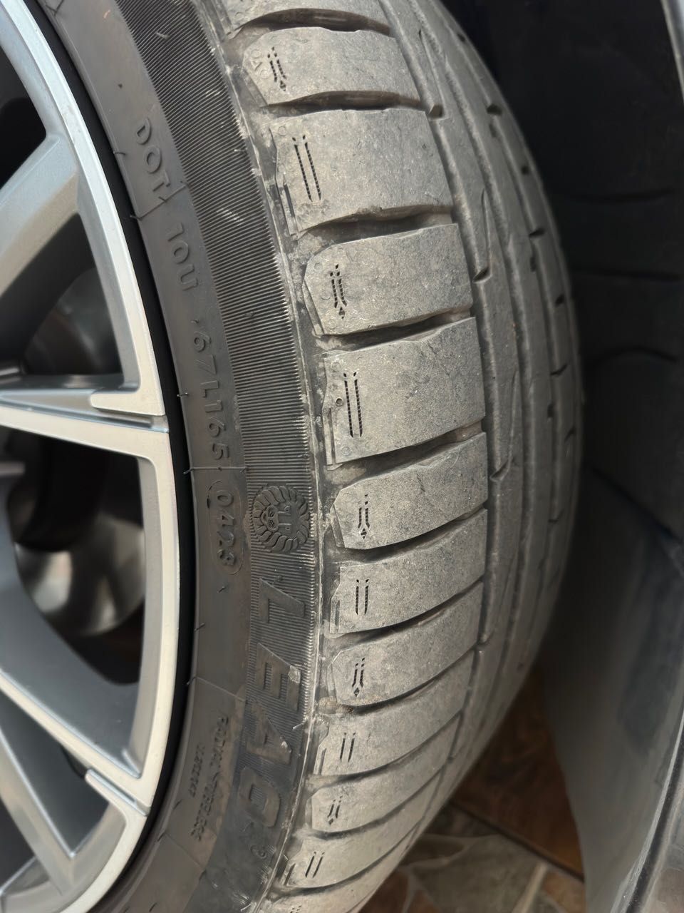 Гуми 255/40/R21 на 1000 км комплект 4 бр.