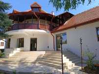 Casa  / cladire (spatiu comercial) de inchiriat / de vanzare