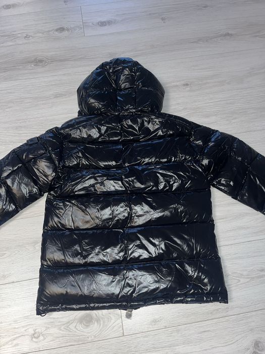 Geaca Moncle r maya NFC tag