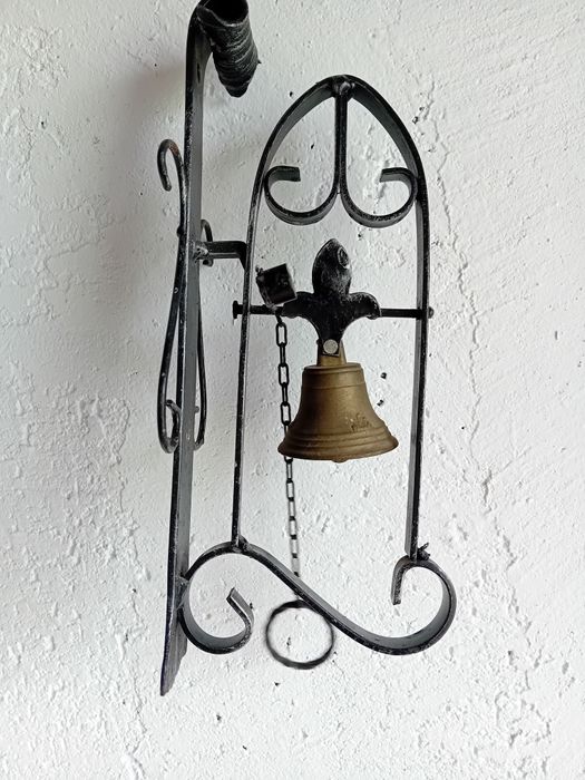 Clopolel intrare. Clopoței bronz India. 
8 buc .
Dimensiuni: 3;4 cm
Su