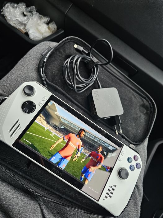 Consolă portabilă ASUS ROG Ally – stare foarte bună + încărcător origi