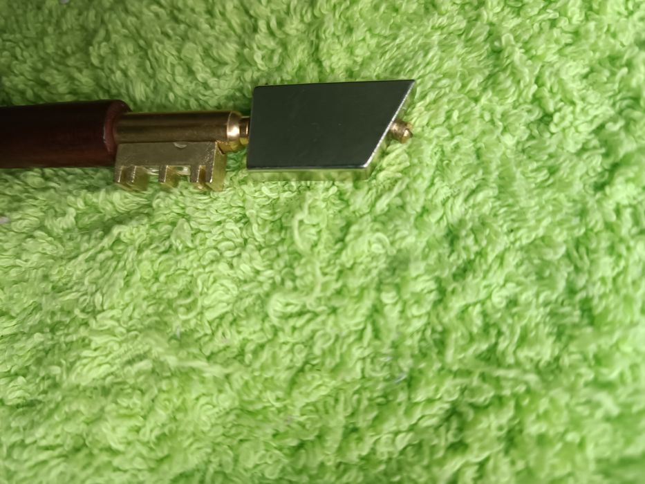 Aparat de tăiat sticla diamantat