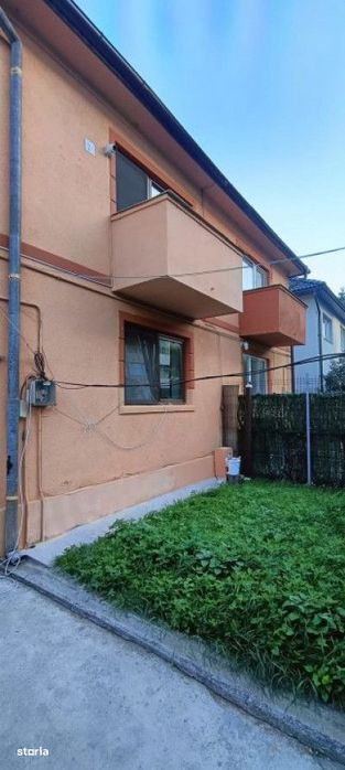 Casa cu 2 corpuri de cladire langa Complex Comercial Magnolia