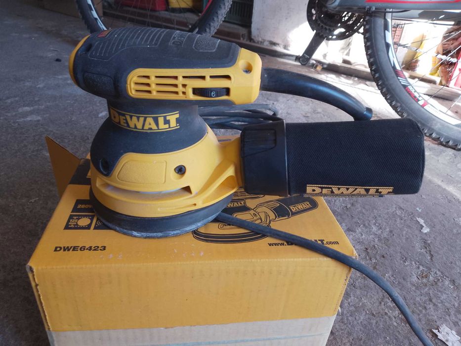 Ексцентрик шлаиф Dewalt