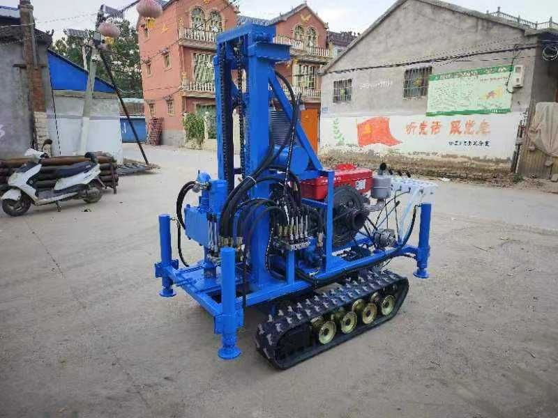 Masina de foraj diesel 25 cp pe senile , 100m prajina , 6 sape incluse