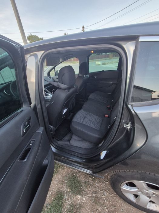 Peugeot 3008 2011