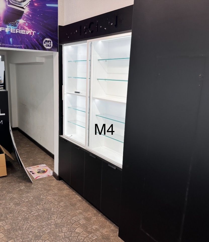 Дизайнерски LED витрини по поръчка – 4 модула от MDF и стъкло