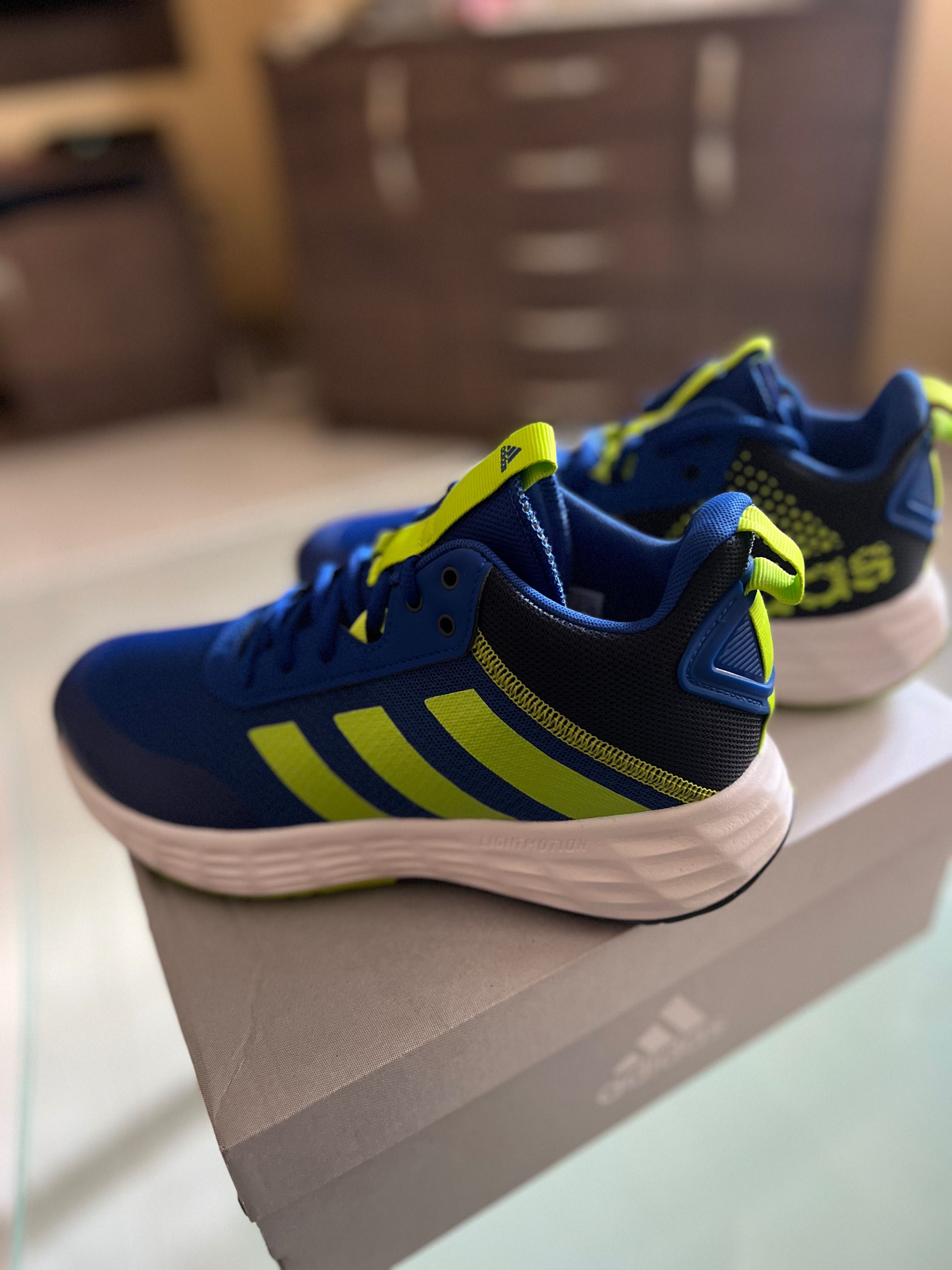 Маратонки Adidas OWNTHEGAME 2.0K