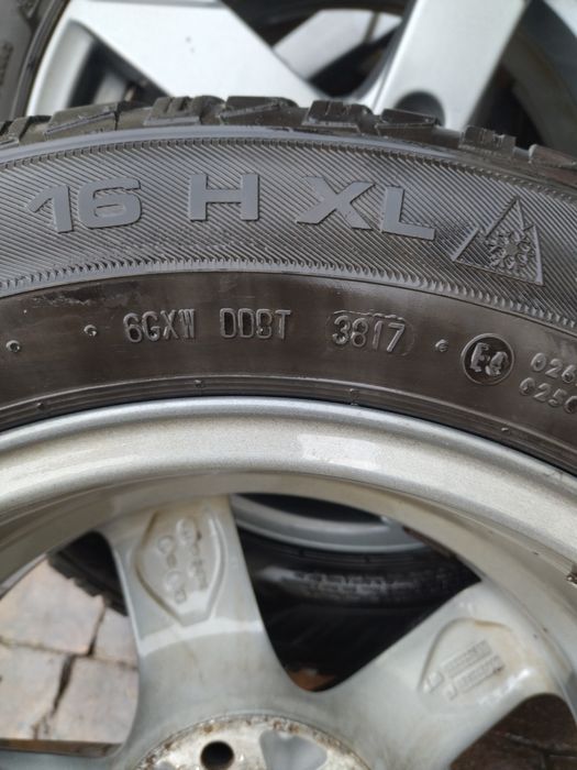 Anvelope Tiguan cu jante Rial