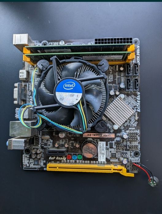 Продам комплект процессор i5 4460 материнская плата озу