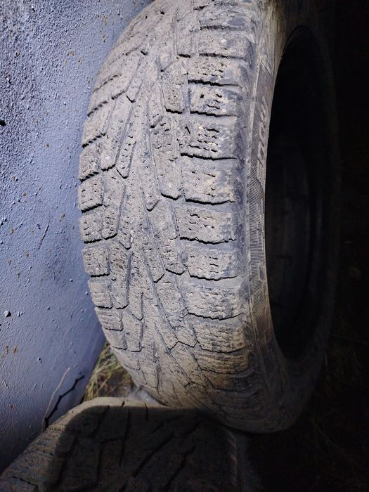 Продам шины б/у 3 шт на 15