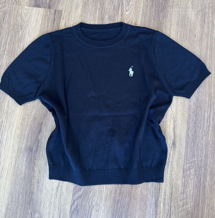 Женский поло пуловер.