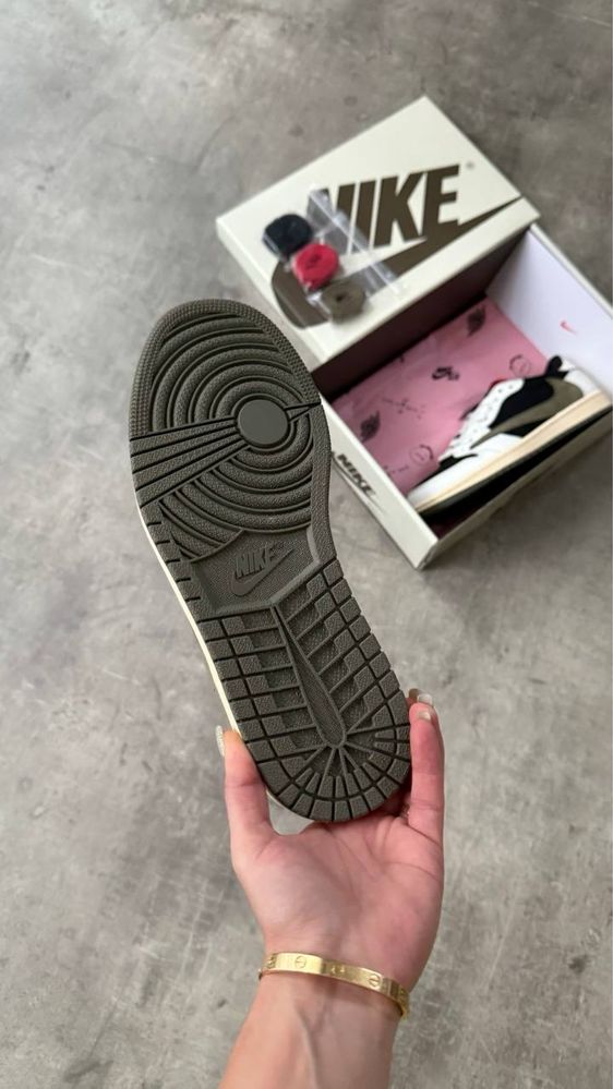 Travis Scott X Air Jordan 1 Retro Low OG Olive