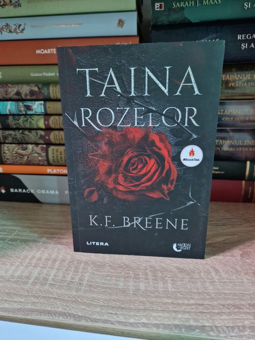 Carte Taina rozelor