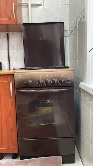 Продам газ плиту в хорошем состояний