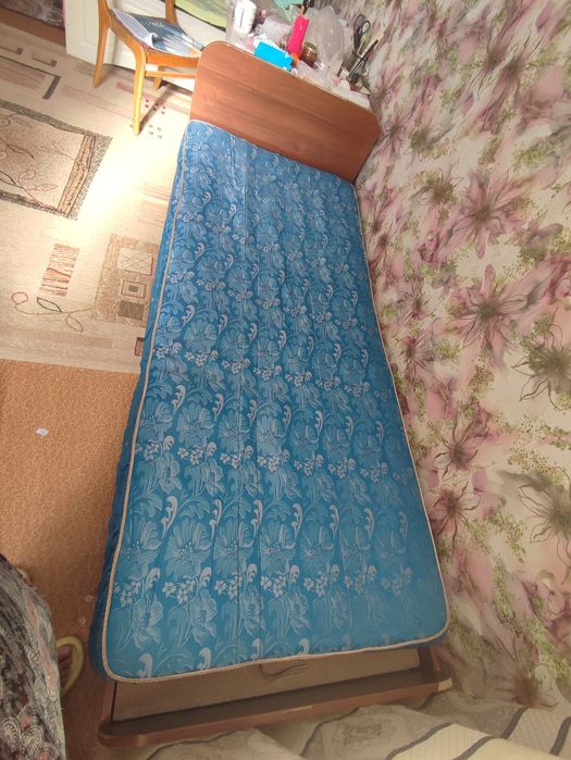 Продам кровать самовывоз