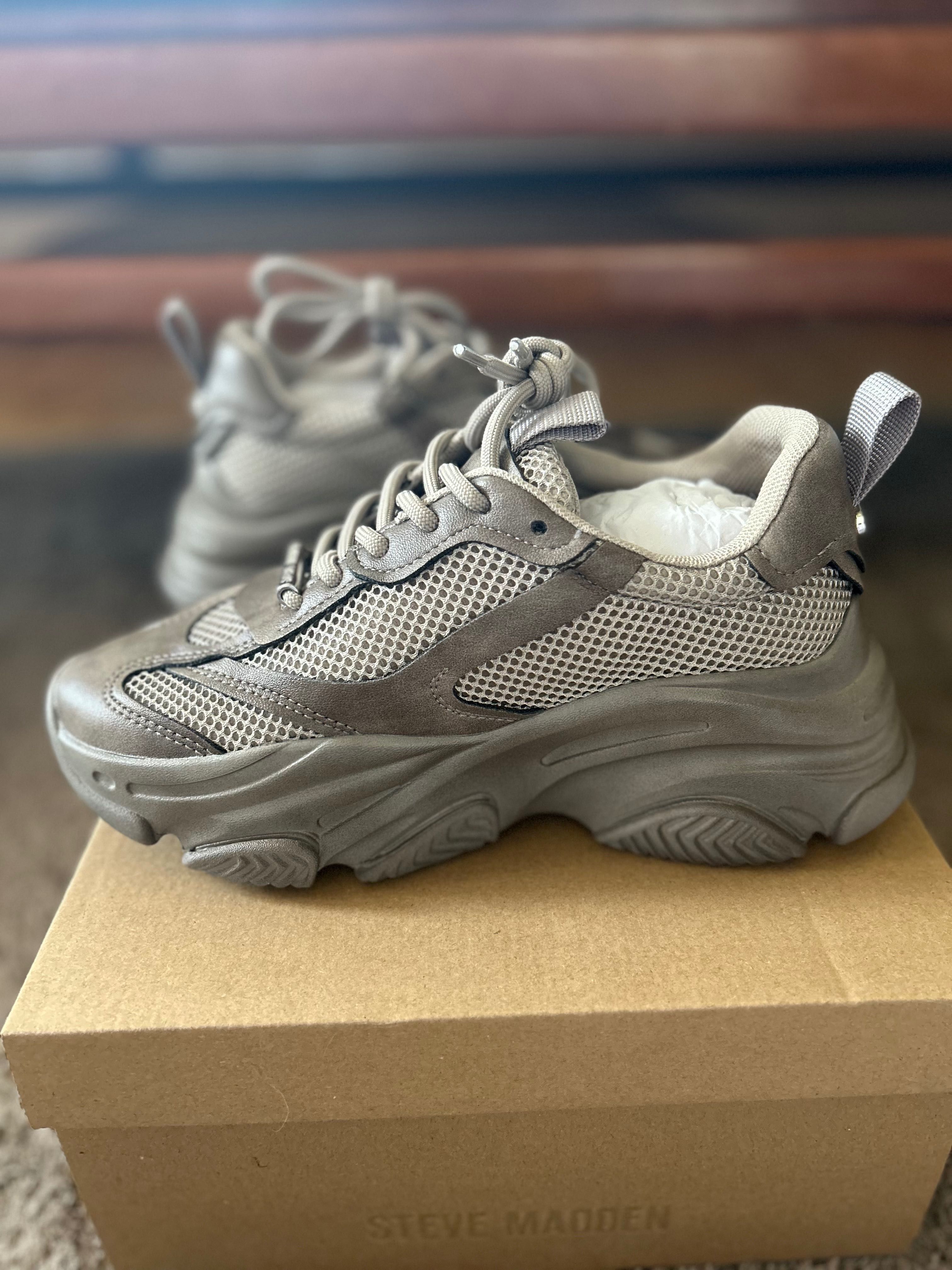 STEVE MADDEN нови сникърси