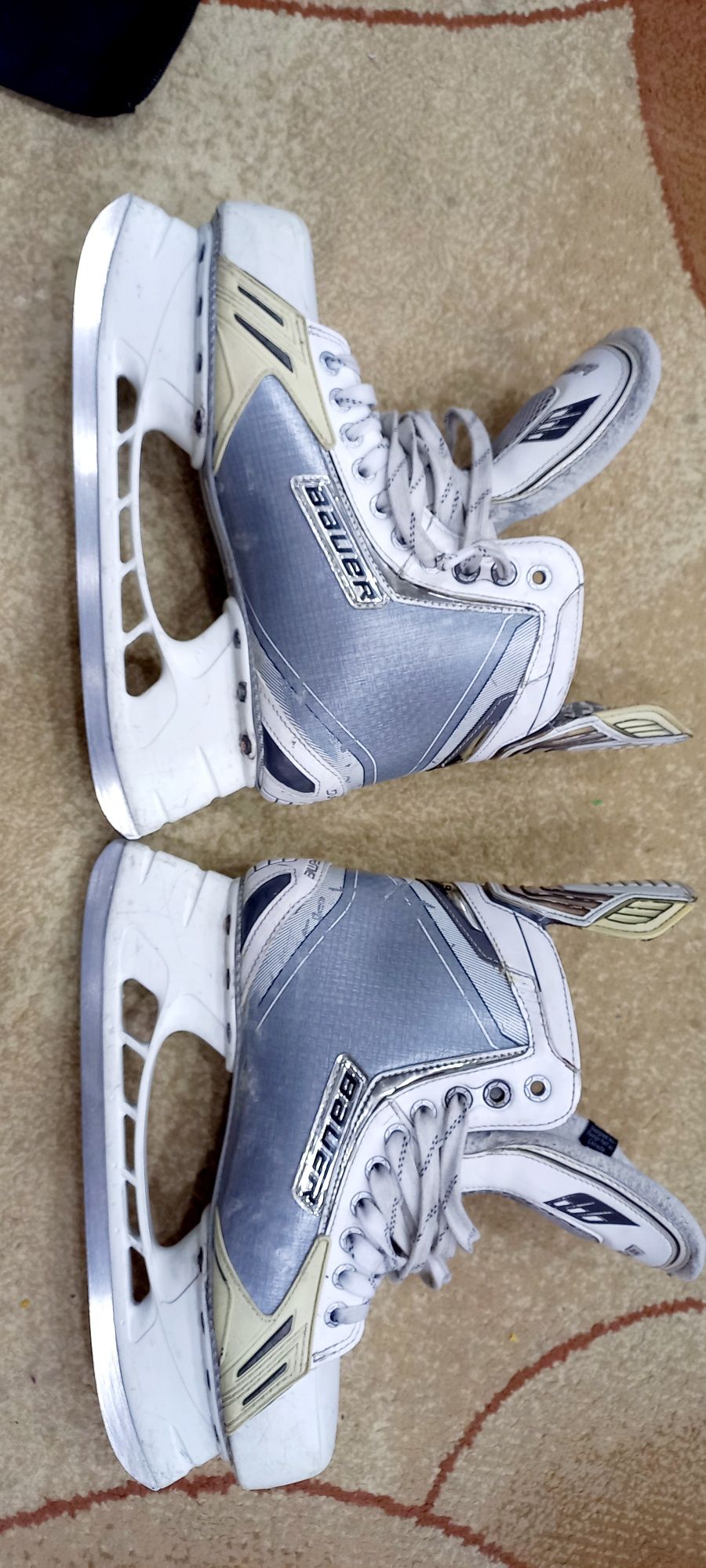 Полупрофессиональные хоккейные коньки BAUER SUPREME One.6 LE  42,5-43