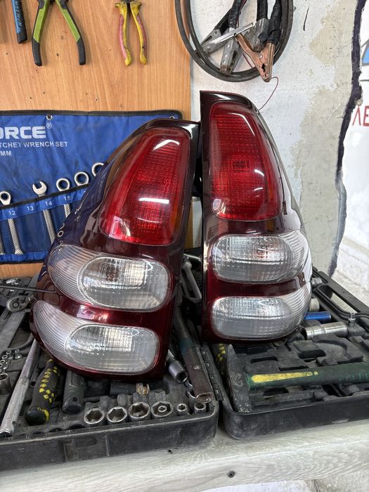 Прадо 120 задний фар