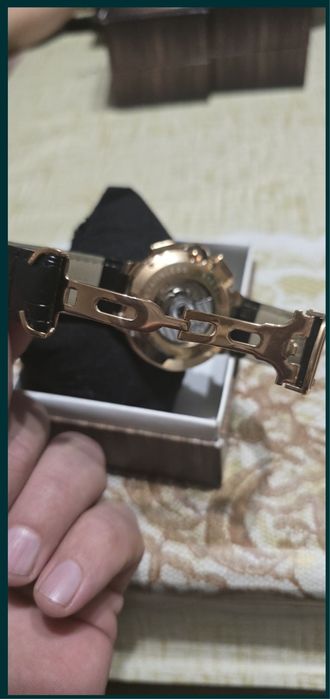 Продавам Мъжки Часовник.