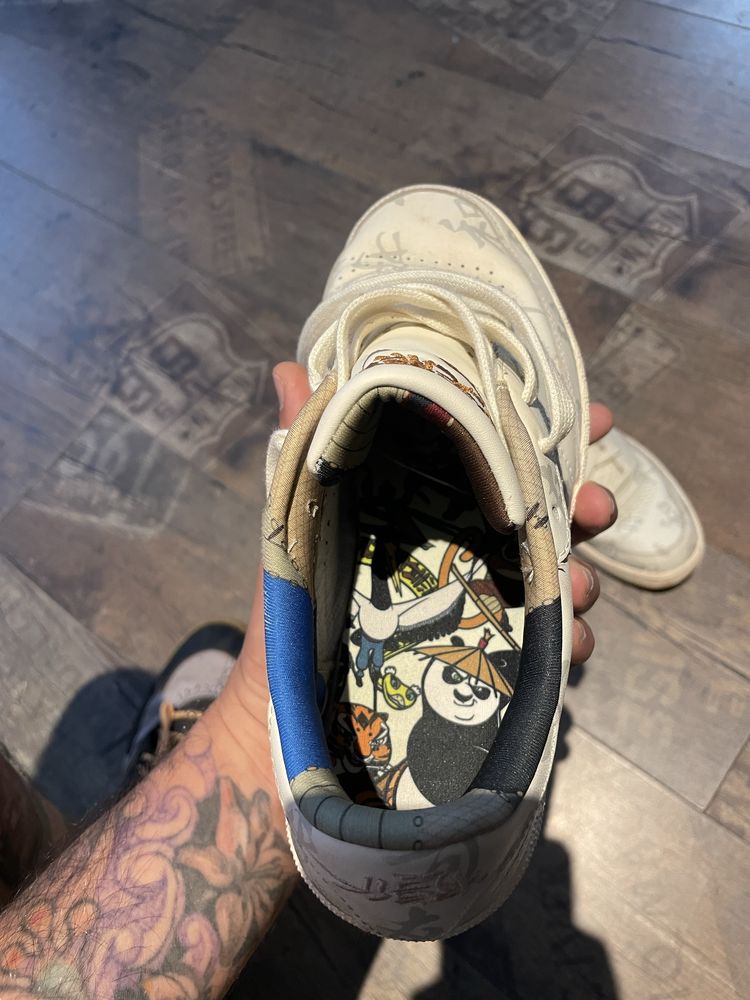 Продавам  кецове Reebok, Kung Fu Panda