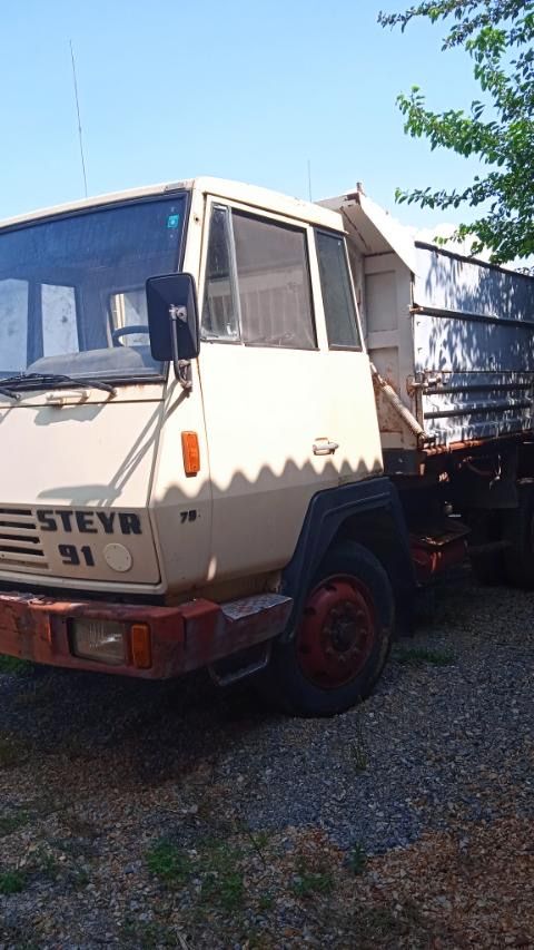 Камион-самосвал STEYR 91