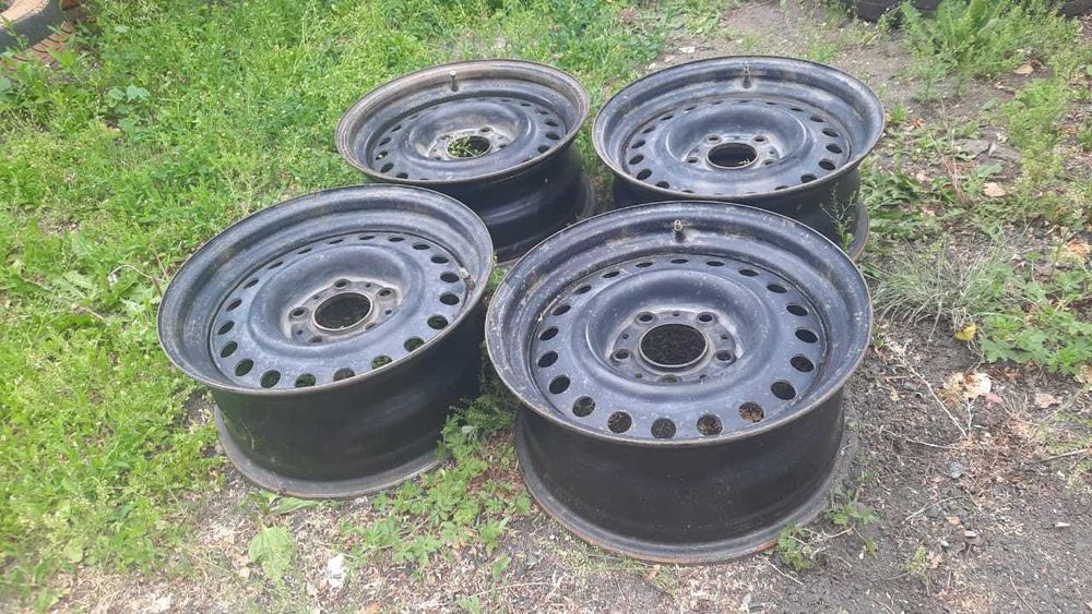 Продам диски штампы 4шт на БМВ Е34 5*120