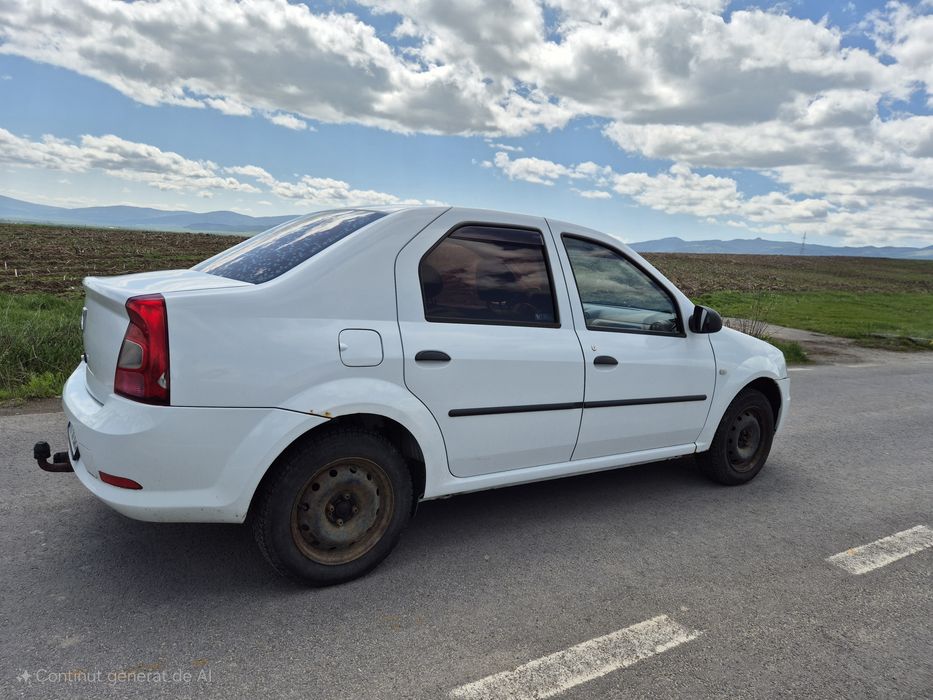 Vând Dacia Logan